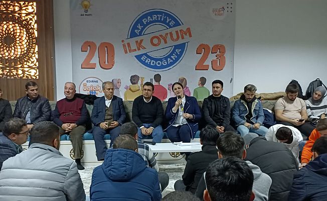 İBA, GENÇLERİN SORULARINI YANITLADI