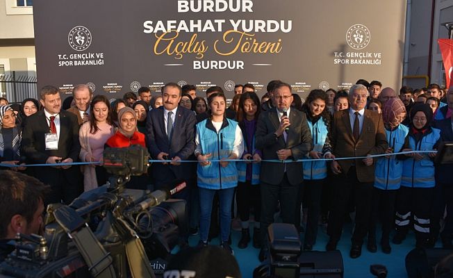 REKTÖR TABAKOĞLU, BURDUR’DA DÜZENLENEN TÜRKİYE ÜNİVERSİTE SPORLARI FEDERASYONU STRATEJİ ARAMA ÇALIŞTAYI’NA KATILDI