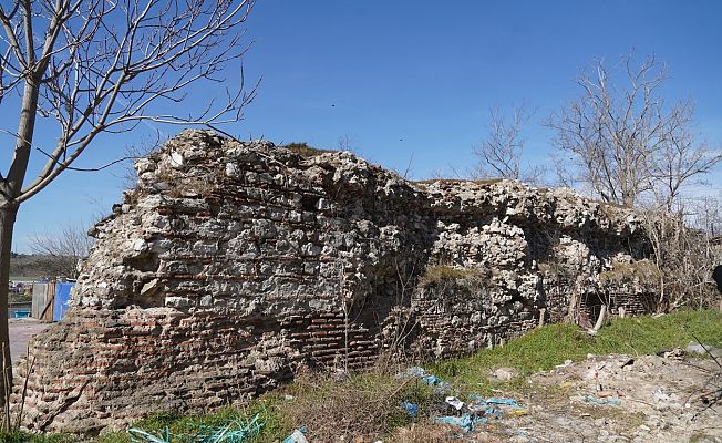 LÜLEBURGAZ’DA TARİHİ SURLAR GÜZELLEŞİYOR