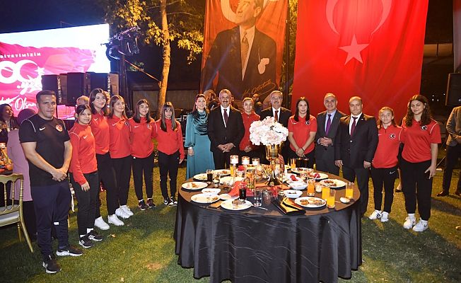 100 YILDIR AYNI GURUR AYNI HEYECAN