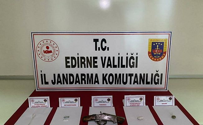 JANDARMA EKİPLERİ UYUŞTURUCUYA GEÇİT VERMİYOR