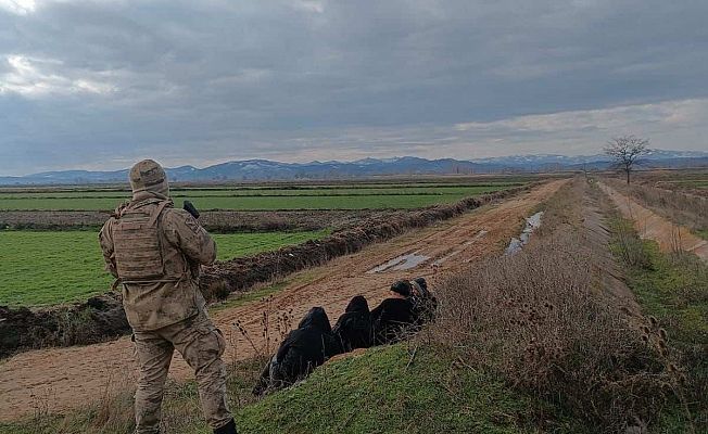 21 DÜZENSİZ GÖÇMEN YAKALANDI