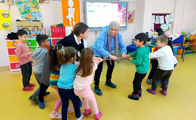 GELENEKSEL OYUNLAR NİLÜFER HATUN ANAOKULUNDA HAYAT BULUYOR