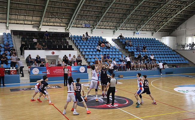 BASKETBOL'DA YARI FİNAL BAŞLIYOR