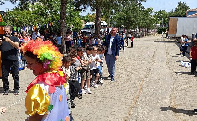 LALAPAŞA'DA ÇOCUK ŞENLİĞİ