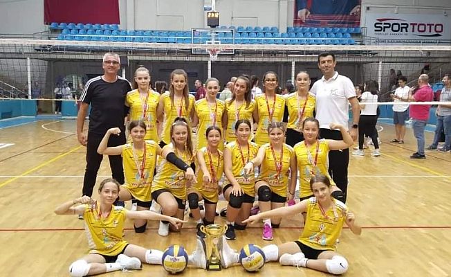 VOLEYBOL TURNUVASININ ŞAMPİYONU İPSALA