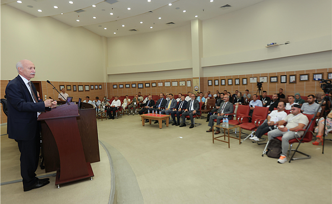 REKTÖR HATİPLER'DEN “BALKANLARDA TÜRK OLMAK” KONFERANSI