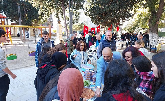 1. MURAT ANADOLU LİSESİ'NDEN KERMES